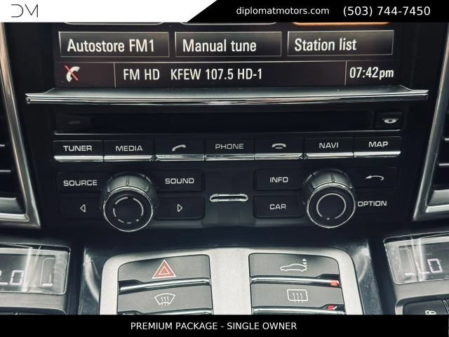 Used 2014 Porsche Panamera 4 AWD/4WD image 38
