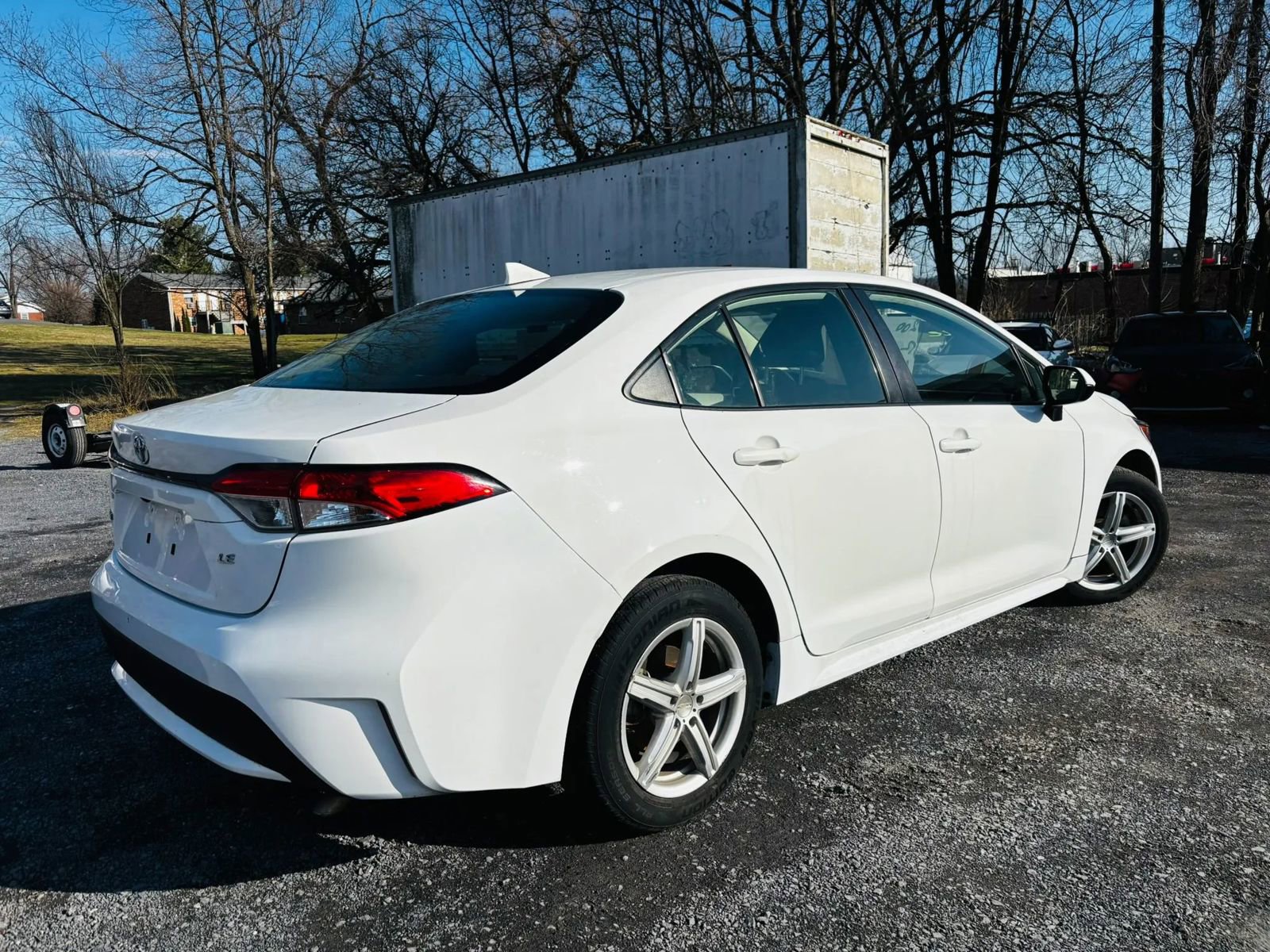 Used 2020 Toyota Corolla LE image 3