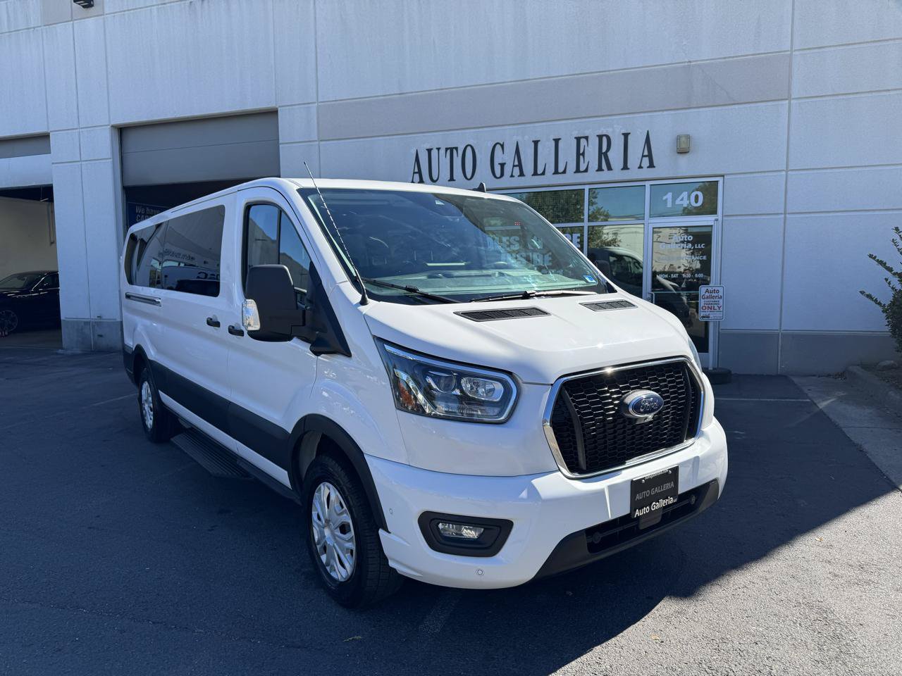 Used 2023 Ford Transit 350 XLT RWD image 3