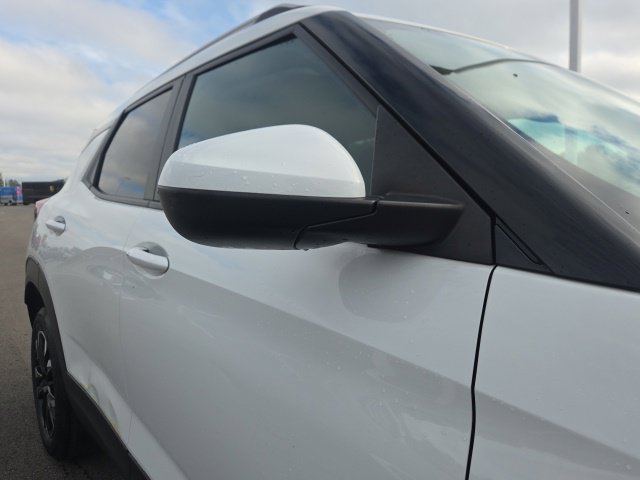 Used 2023 Chevrolet TrailBlazer LT AWD/4WD image 5