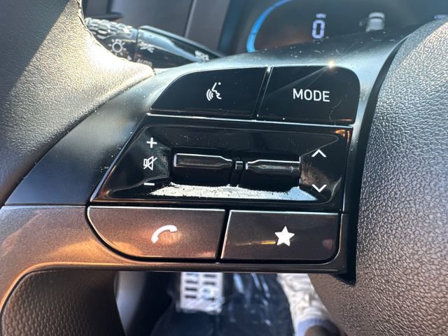 Used 2025 Hyundai Elantra Sport image 30