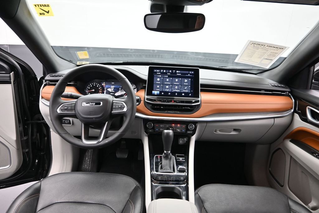 Used 2023 Jeep Compass Limited AWD/4WD image 19
