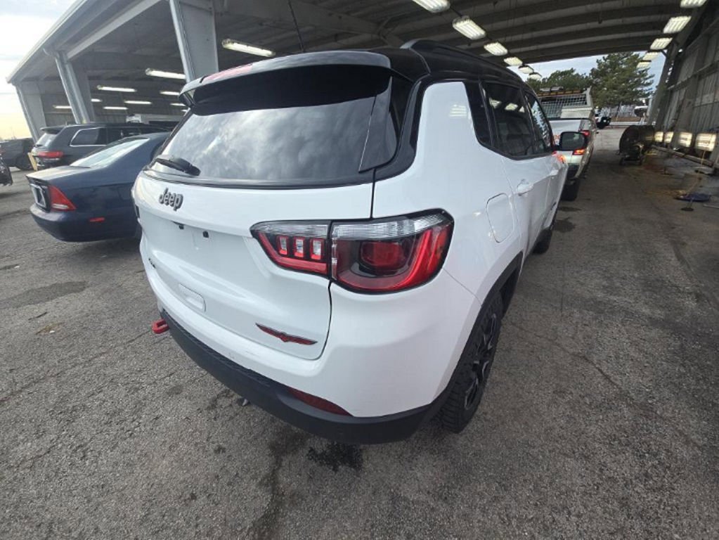 Used 2024 Jeep Compass Trailhawk image 4