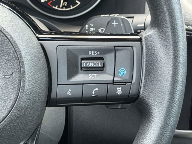 Used 2023 Nissan Rogue SV AWD/4WD image 23