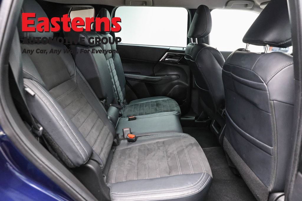 Used 2023 Mitsubishi Outlander SE AWD/4WD image 21