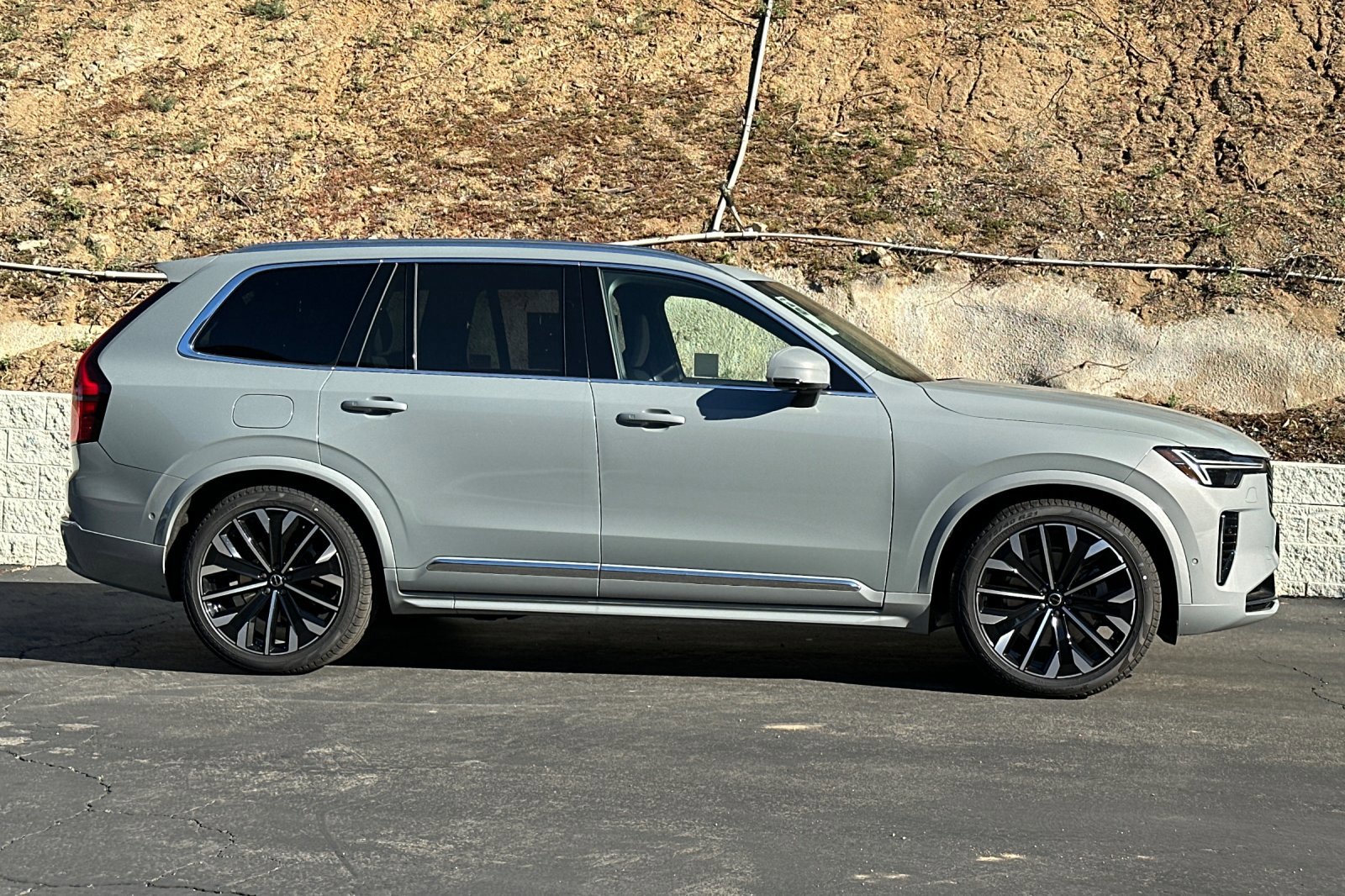 New 2026 Volvo XC90 B5 Plus AWD/4WD image 4
