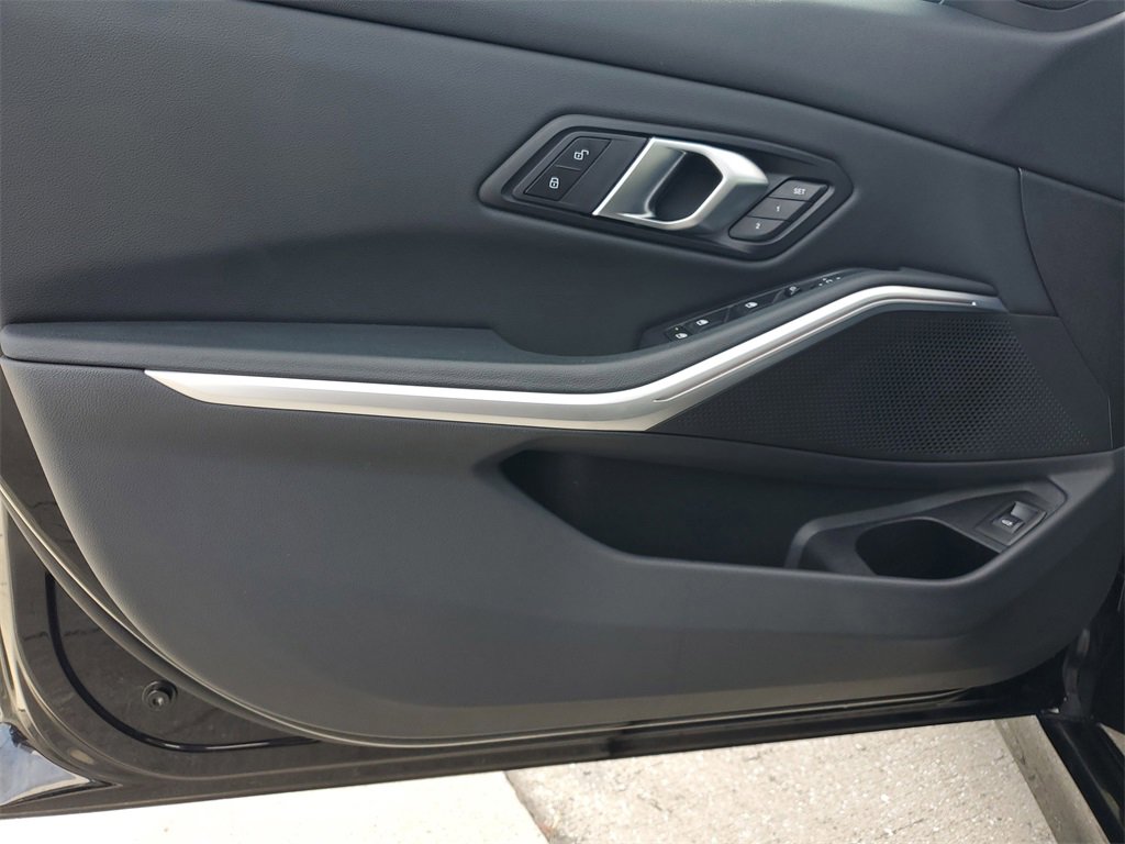 Used 2025 BMW 330i Sedan image 24