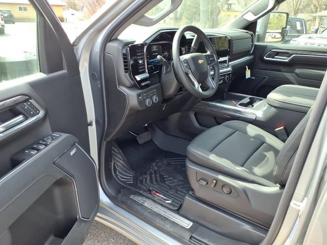 New 2026 Chevrolet Silverado 3500 LTZ w/ LTZ Plus Package AWD/4WD image 9