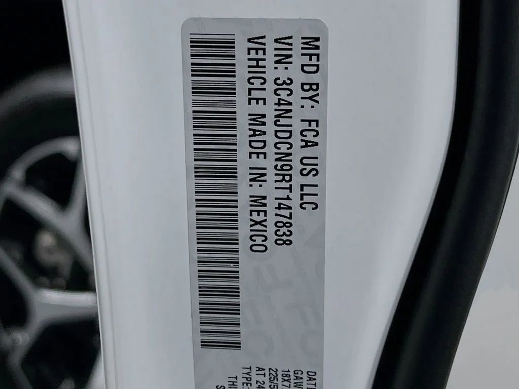 Used 2024 Jeep Compass Limited image 31