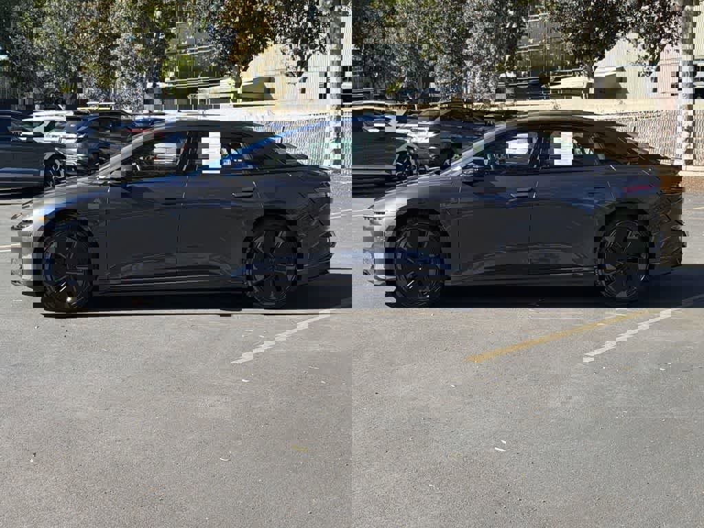 Used 2024 Lucid Air Touring image 3