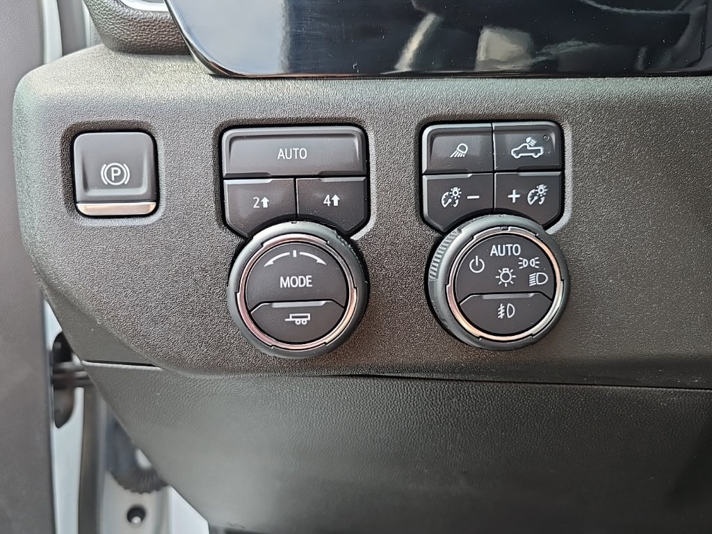 Used 2024 Chevrolet Silverado 1500 LTZ w/ LTZ Convenience Package II AWD/4WD image 18