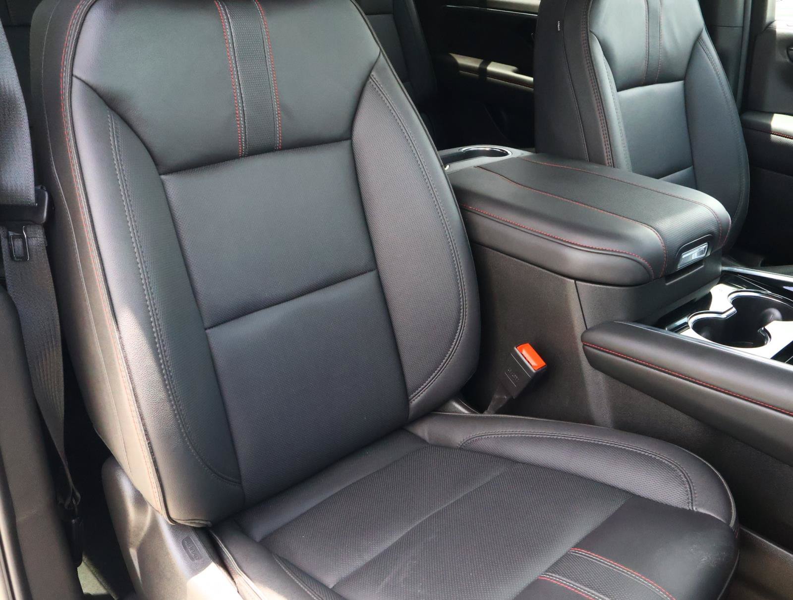 Used 2025 Chevrolet Tahoe RST w/ Comfort Package RWD image 17