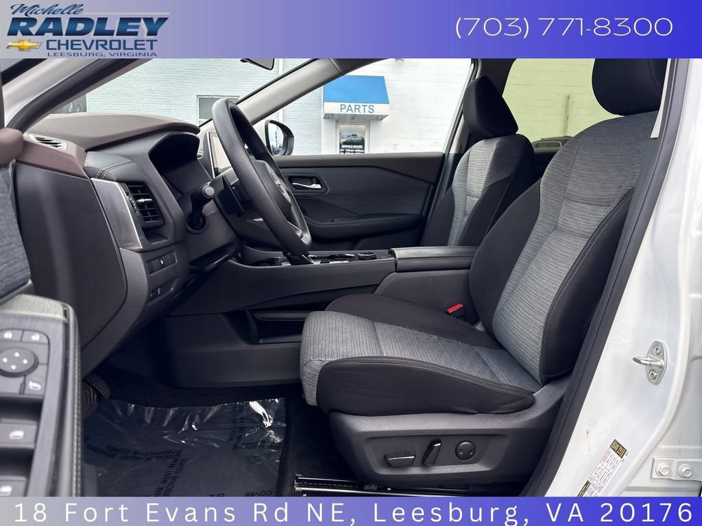 Used 2023 Nissan Rogue SV AWD/4WD image 22