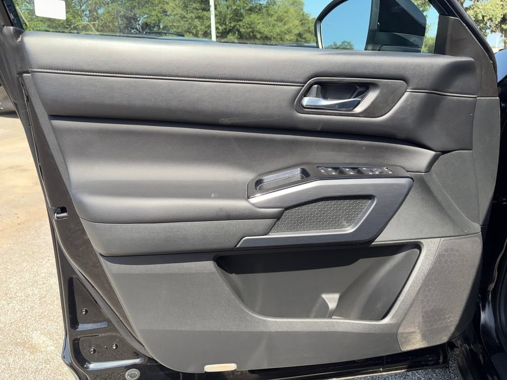 Certified 2022 Nissan Pathfinder SL FWD image 18