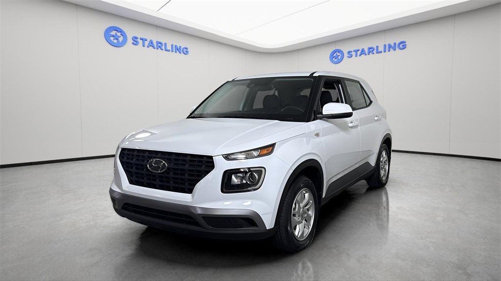 Used 2022 Hyundai Venue SE image 16