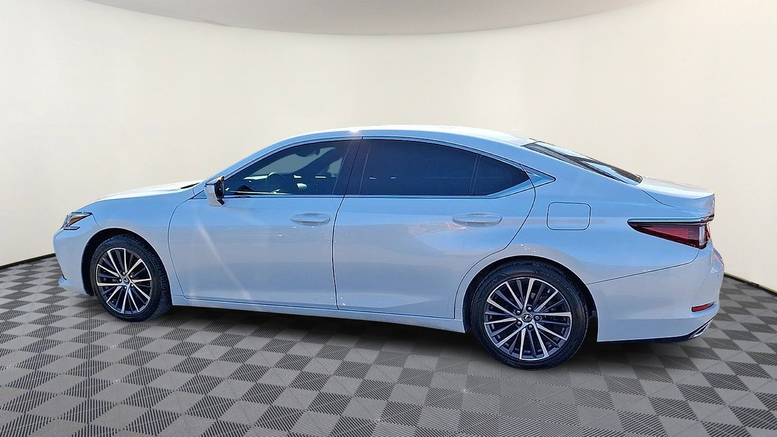 Used 2022 Lexus ES 350 w/ Premium Package image 5