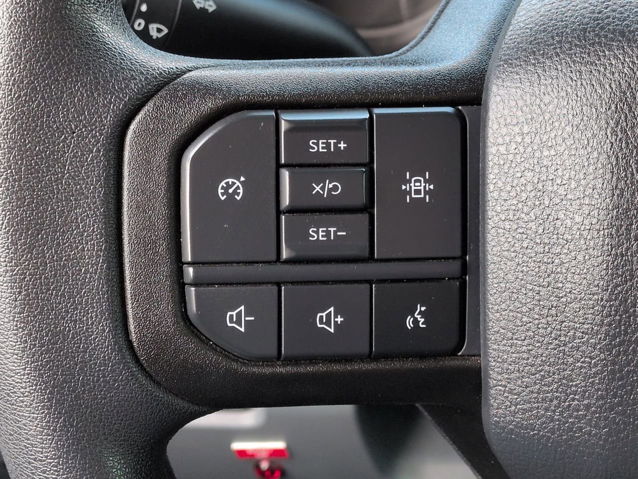 Used 2023 Ford F550 4x4 Regular Cab Super Duty image 23