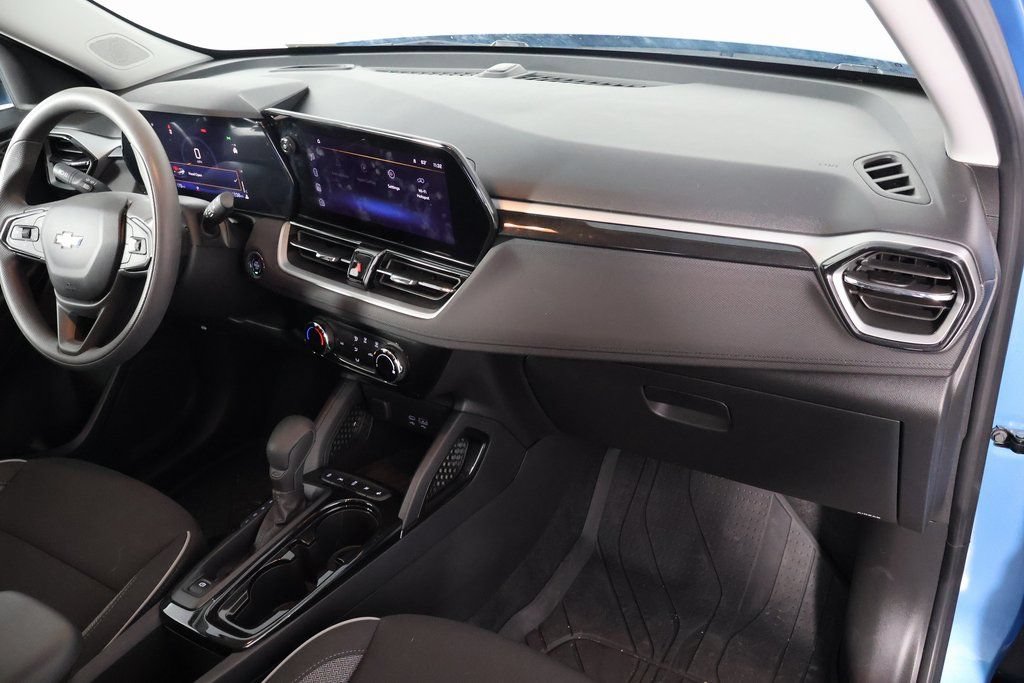 Used 2026 Chevrolet TrailBlazer LT FWD image 7