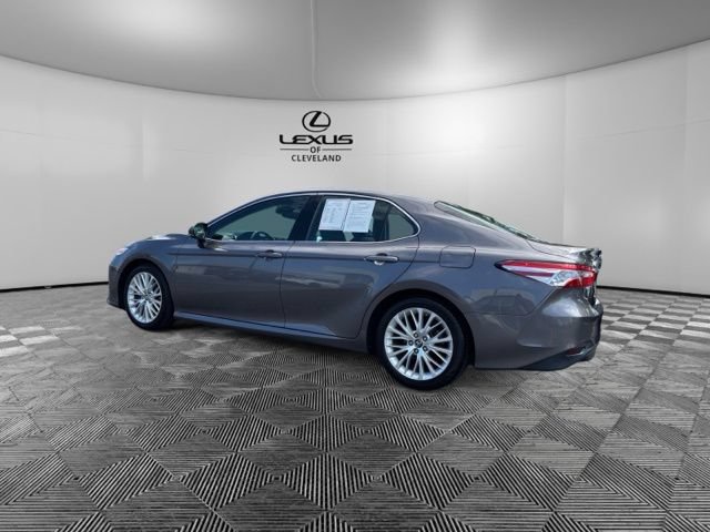 Used 2018 Toyota Camry XLE FWD image 5