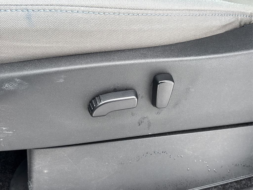 Used 2022 Nissan Frontier SV w/ Technology Package image 31