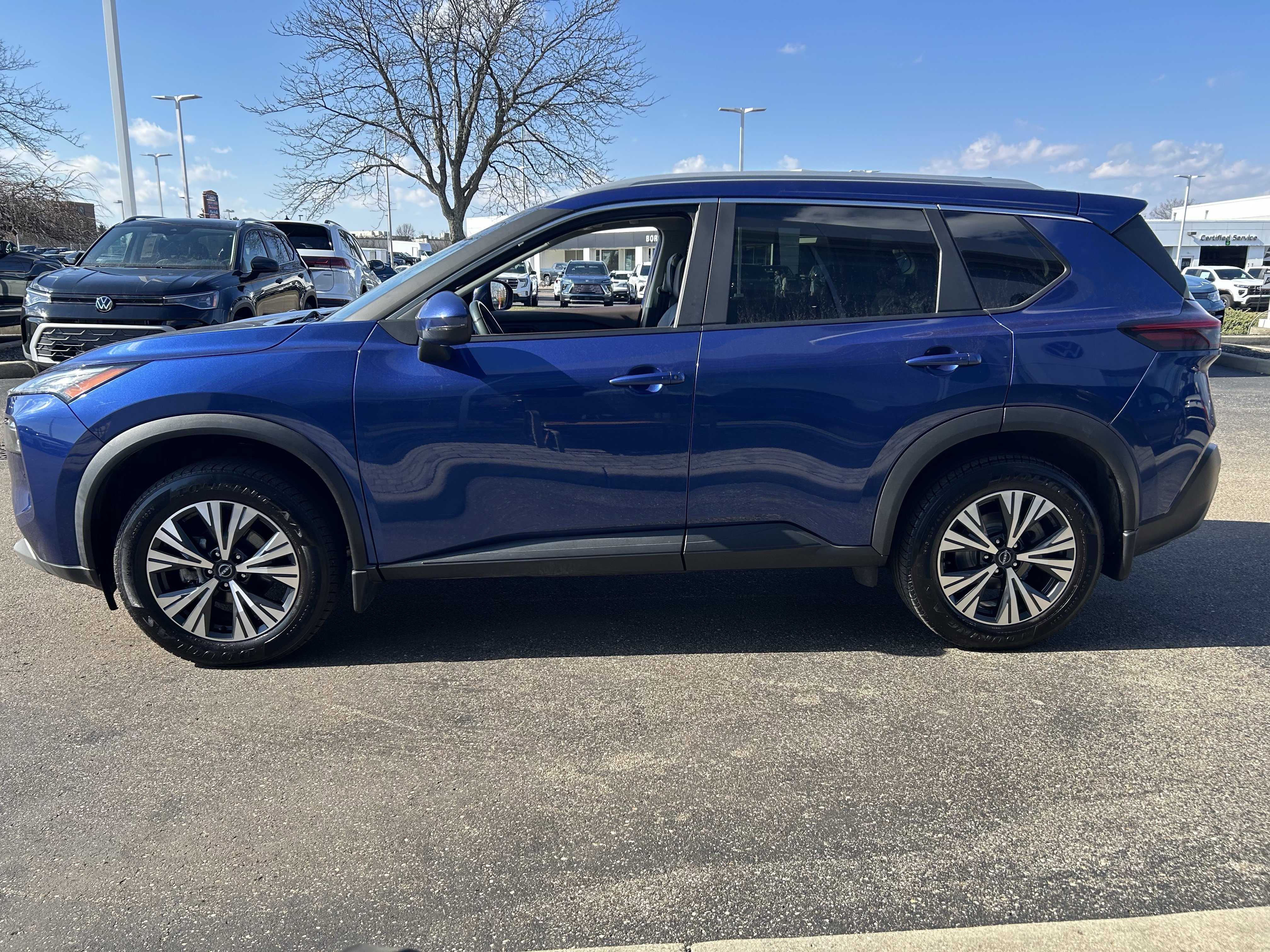 Used 2023 Nissan Rogue SV w/ SV Premium Package AWD/4WD image 4