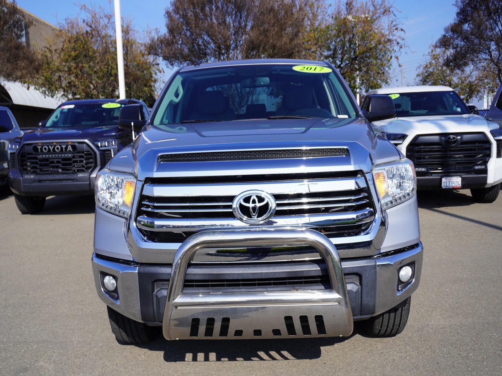 Used 2017 Toyota Tundra SR5 w/ SR5 Upgrade Package image 4