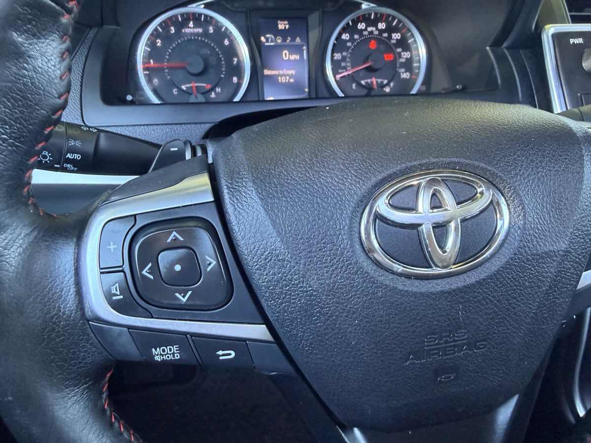 Used 2015 Toyota Camry XSE w/ Moonroof Package image 21