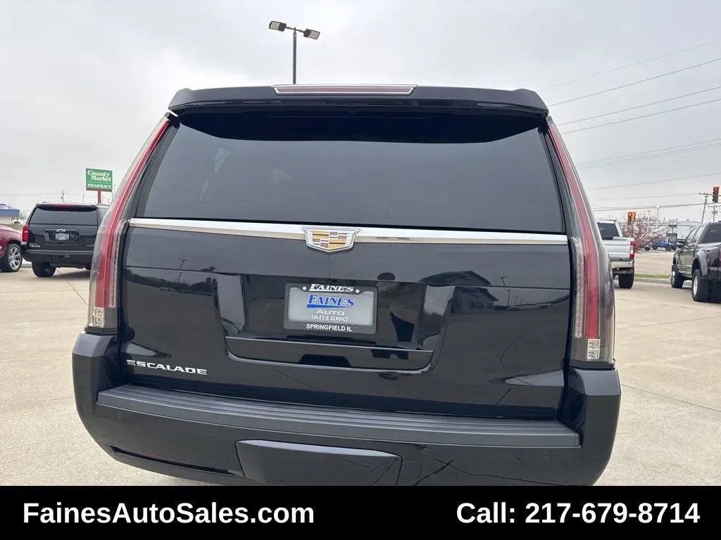 Used 2015 Cadillac Escalade Premium image 19