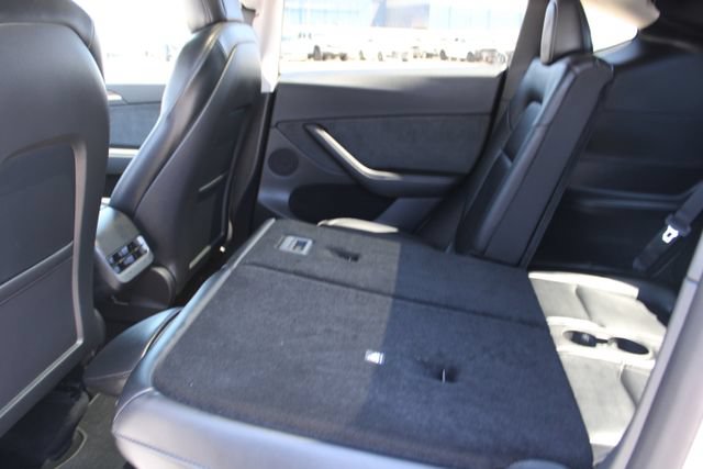 Used 2022 Tesla Model Y Long Range AWD/4WD image 38