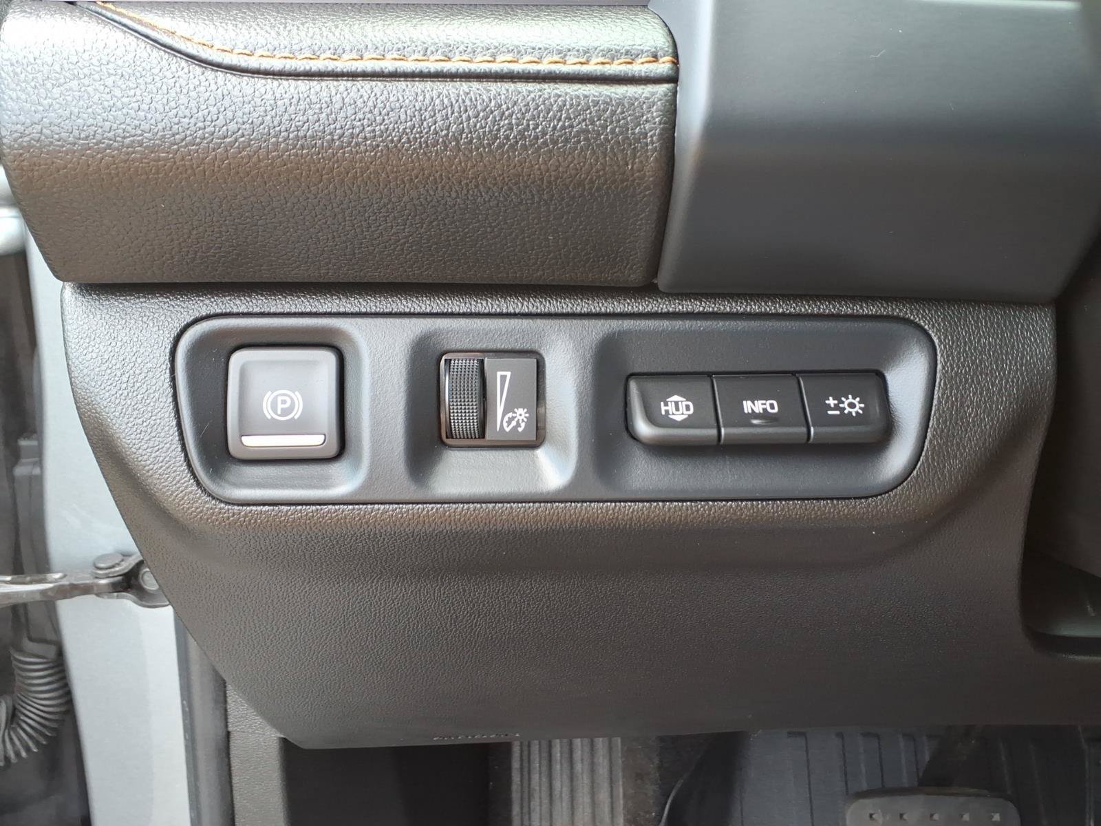 Used 2023 GMC Acadia AT4 w/ Technology Package AWD/4WD image 23