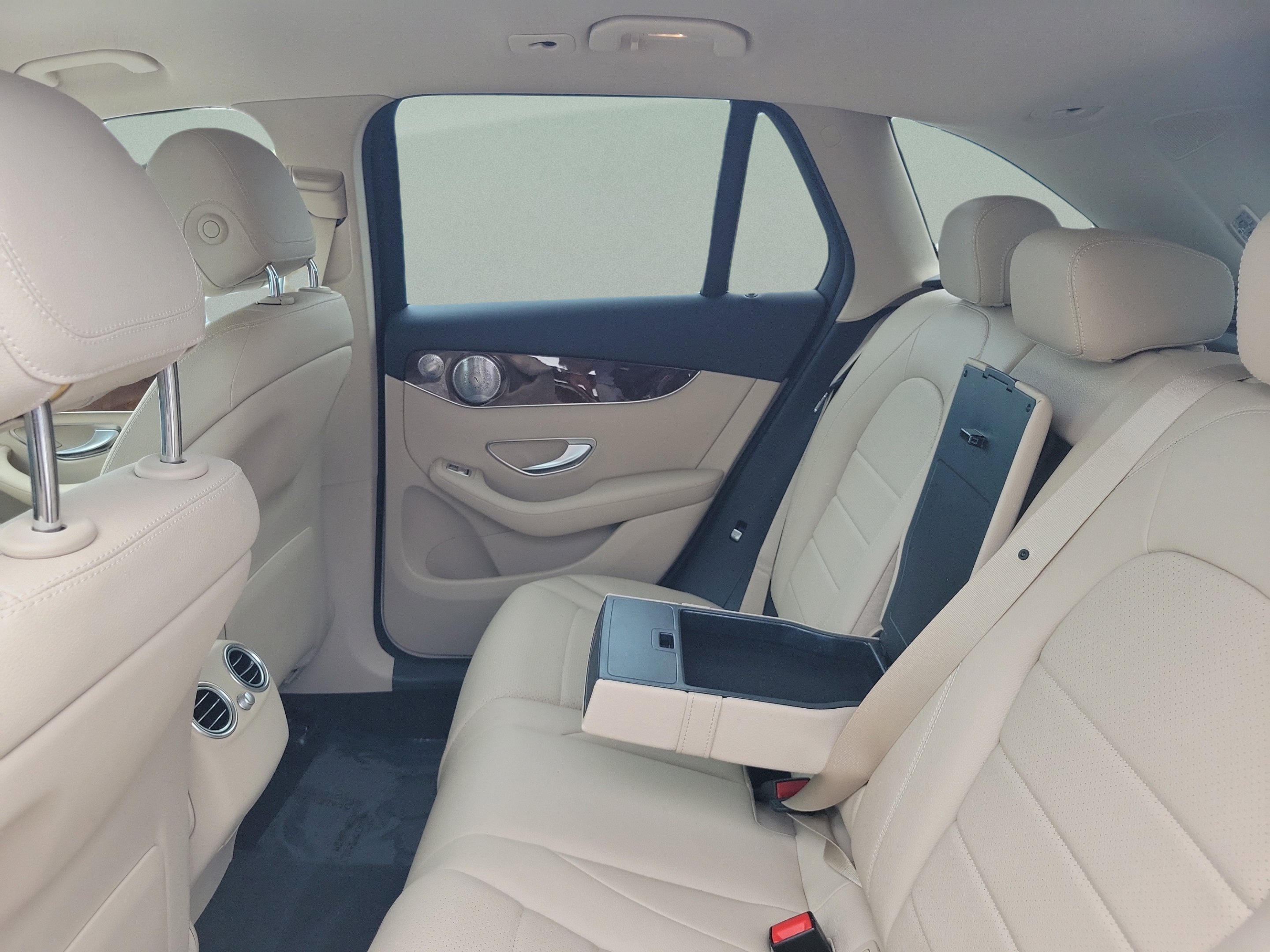 Used 2016 Mercedes-Benz GLC 300 4MATIC image 6