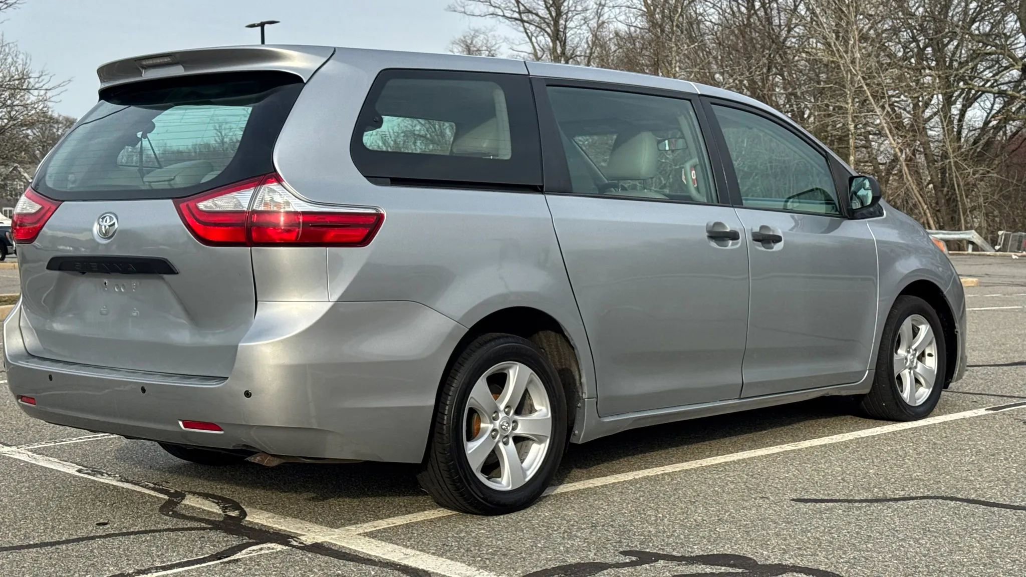Used 2015 Toyota Sienna L FWD image 5