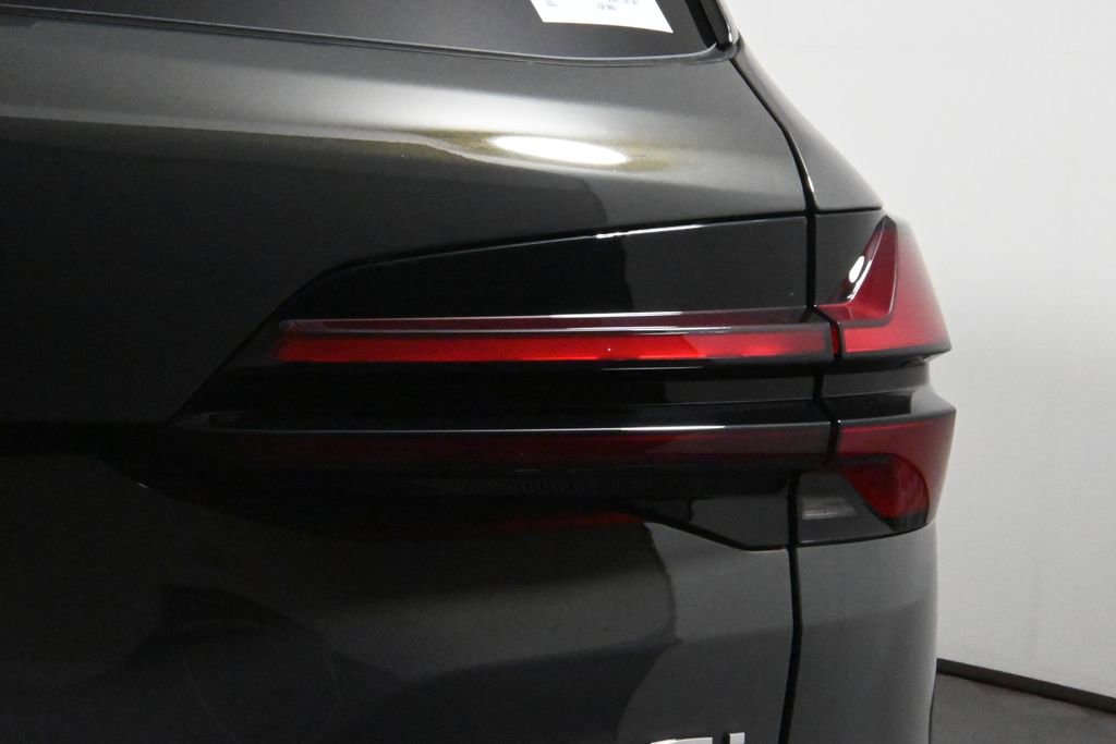 Used 2025 BMW X5 M60i w/ Executive Package image 14