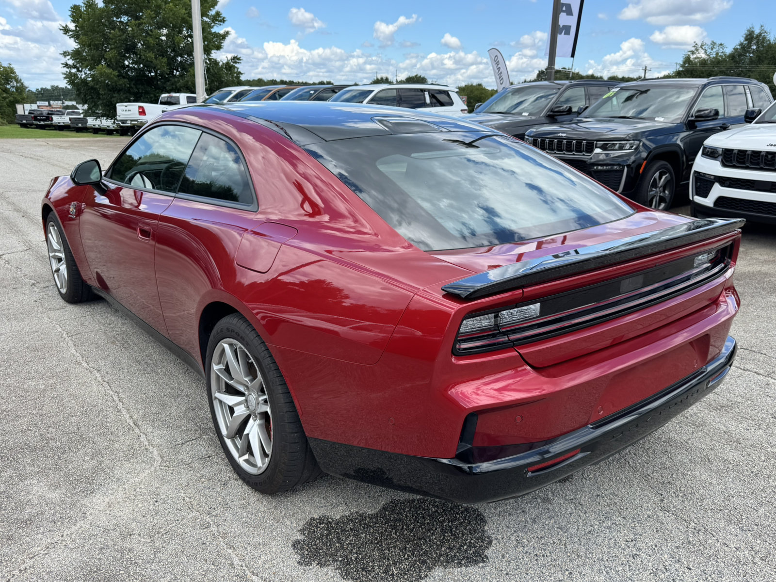 Used 2024 Dodge Charger Daytona Scat Pack w/ Plus Group AWD/4WD image 7