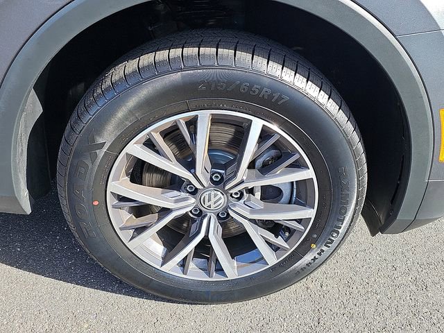 Used 2021 Volkswagen Tiguan S image 8