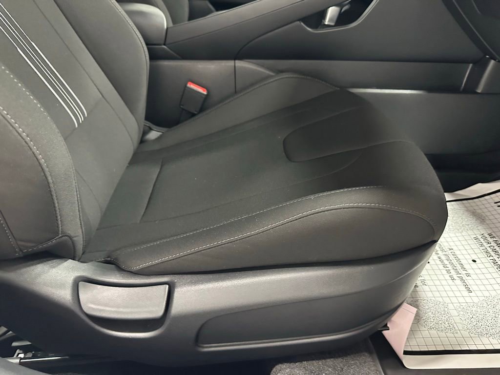 Used 2025 Hyundai Elantra Sport image 53
