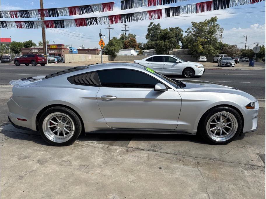 Used 2018 Ford Mustang Premium RWD image 5