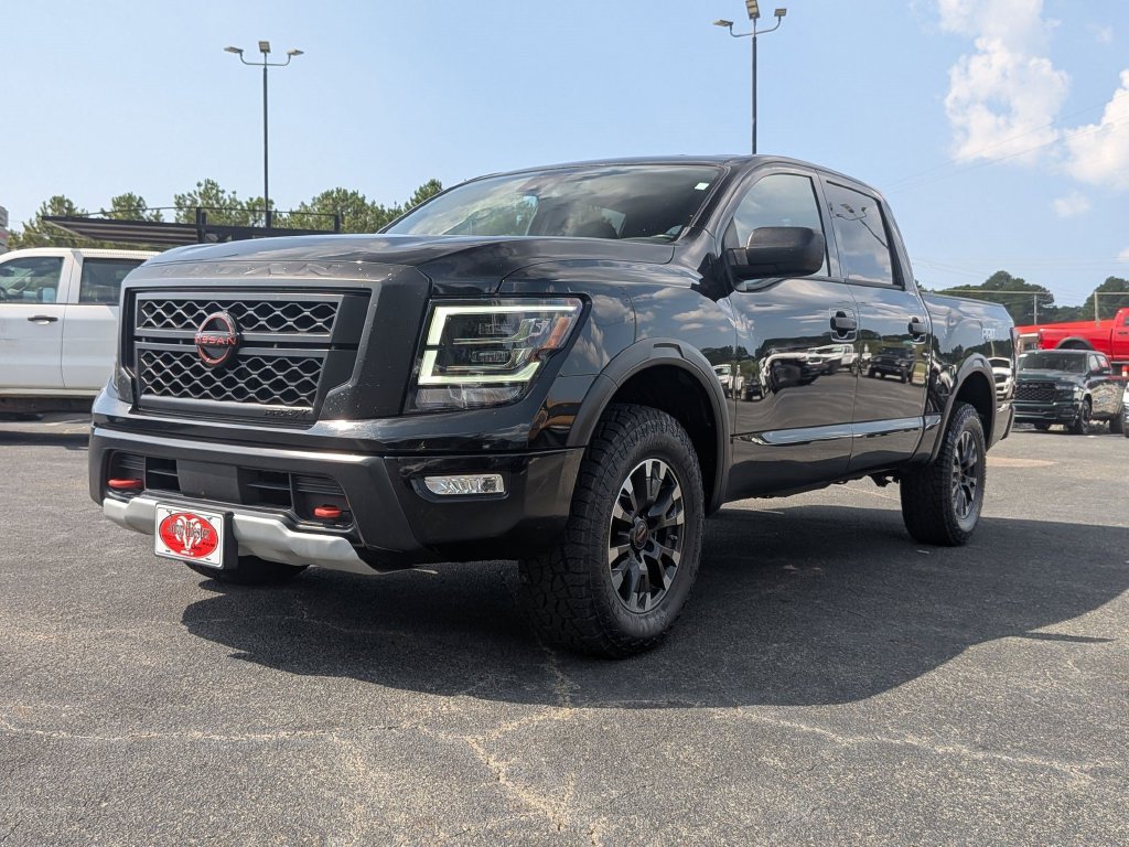 Used 2023 Nissan Titan PRO-4X AWD/4WD image 9