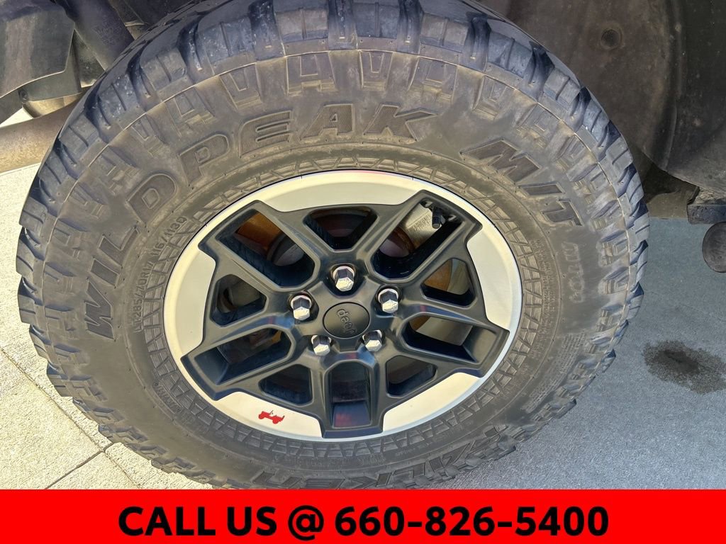 Used 2022 Jeep Wrangler Unlimited Rubicon w/ Cold Weather Group AWD/4WD image 9