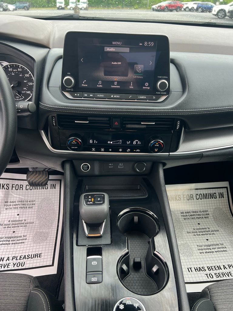 Used 2022 Nissan Rogue SV image 17