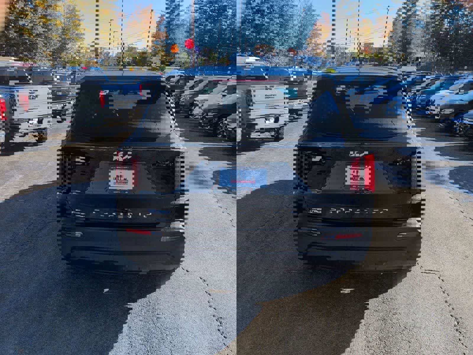 Used 2022 Kia Sorento LX image 7