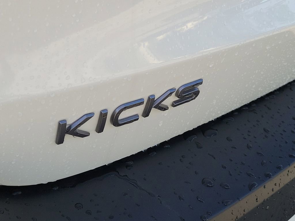 New 2026 Nissan Kicks SR image 11