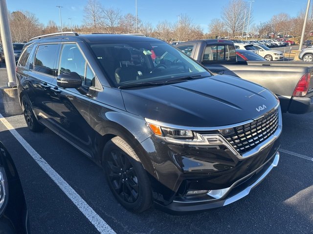 Used 2024 Kia Carnival SX Prestige image 3