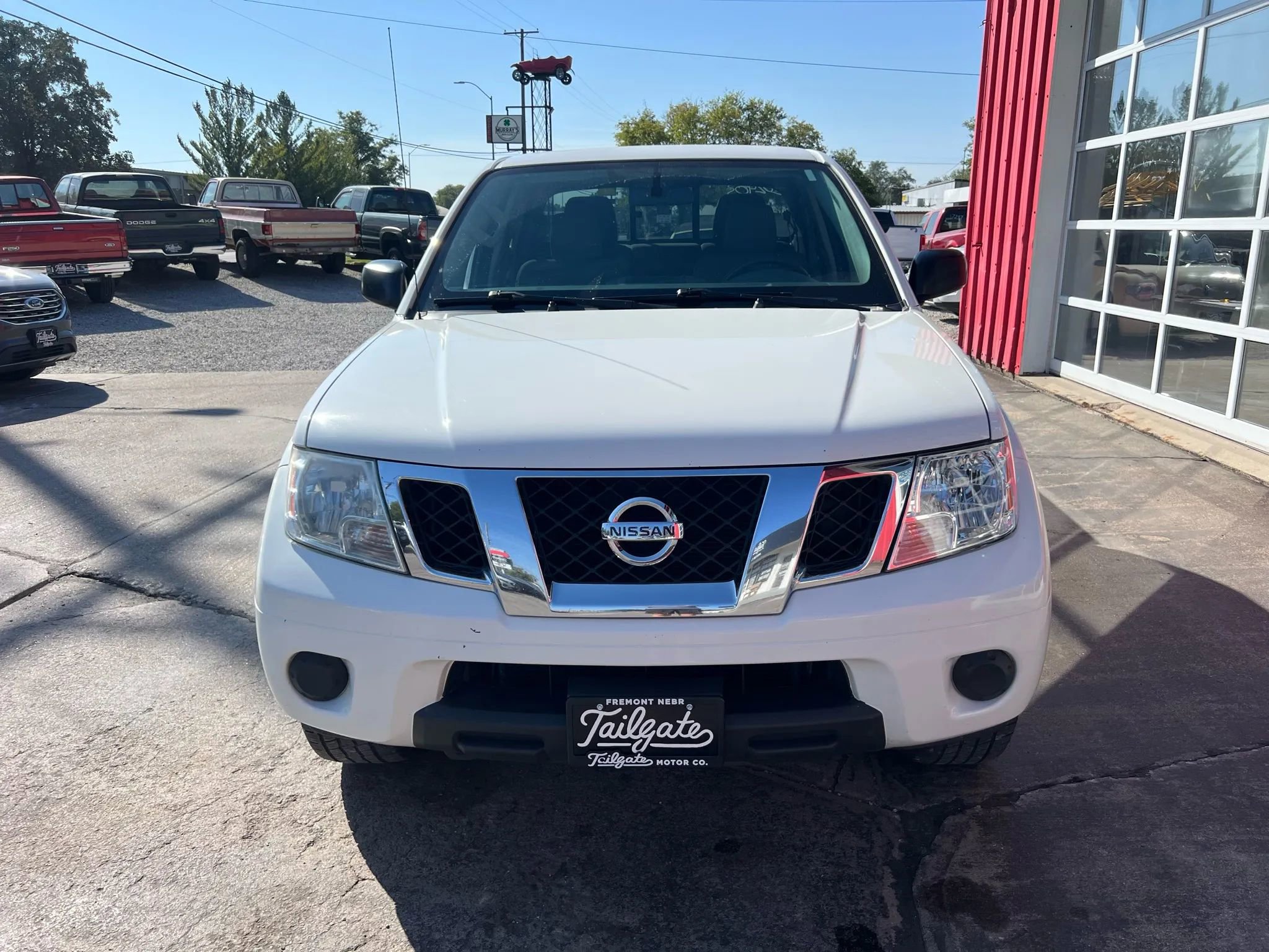 Used 2019 Nissan Frontier SV image 3