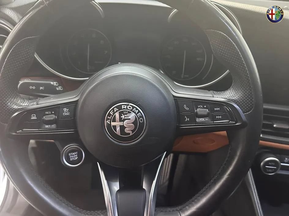 Used 2021 Alfa Romeo Giulia Sprint w/ Nero Edizione RWD image 18