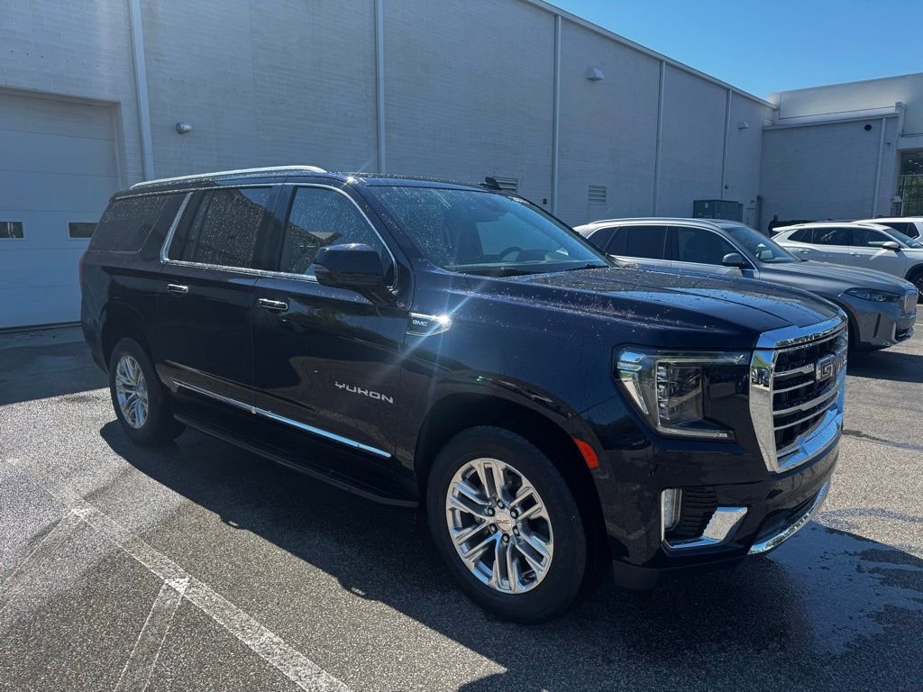 Used 2023 GMC Yukon XL SLT w/ SLT Luxury Package AWD/4WD image 7