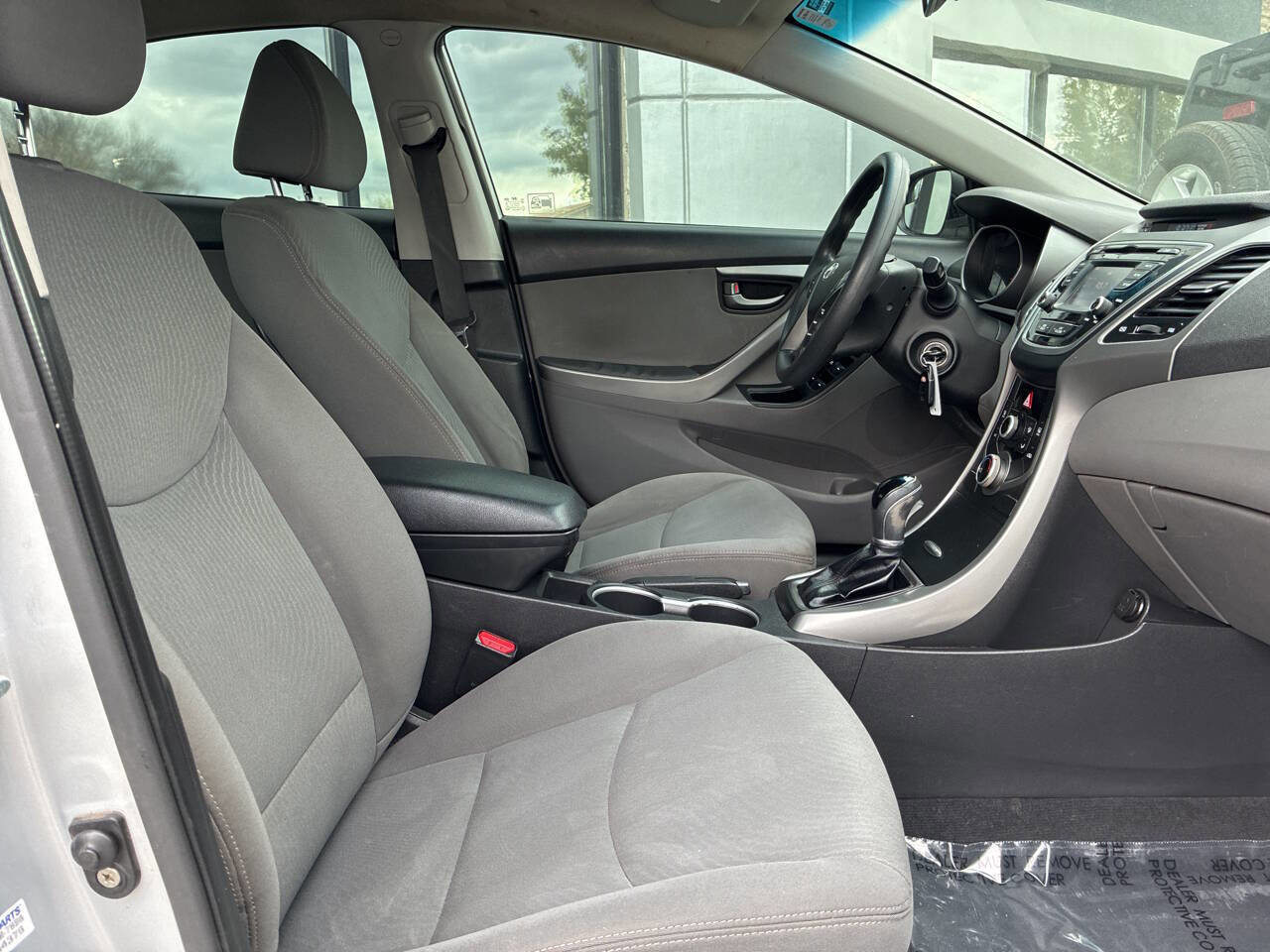 Used 2015 Hyundai Elantra SE w/ Option Group 02 FWD image 12