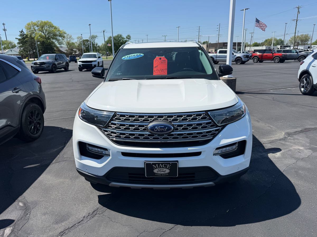 Used 2022 Ford Explorer Limited w/ Equipment Group 301A AWD/4WD image 2