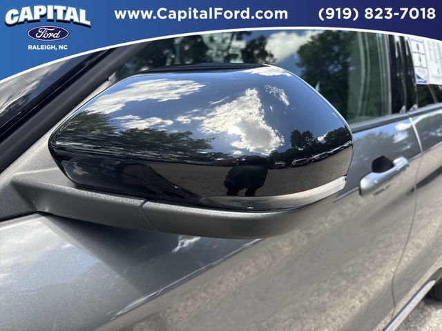 Certified 2025 Ford Explorer Platinum RWD image 12