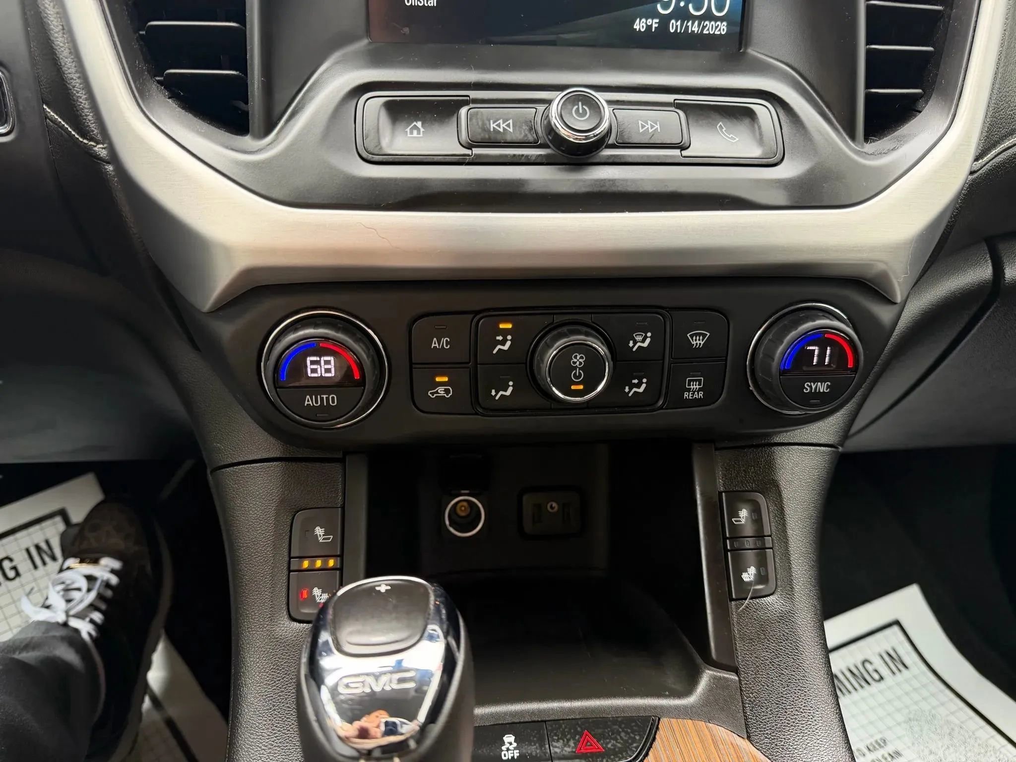 Used 2019 GMC Acadia SLE image 35